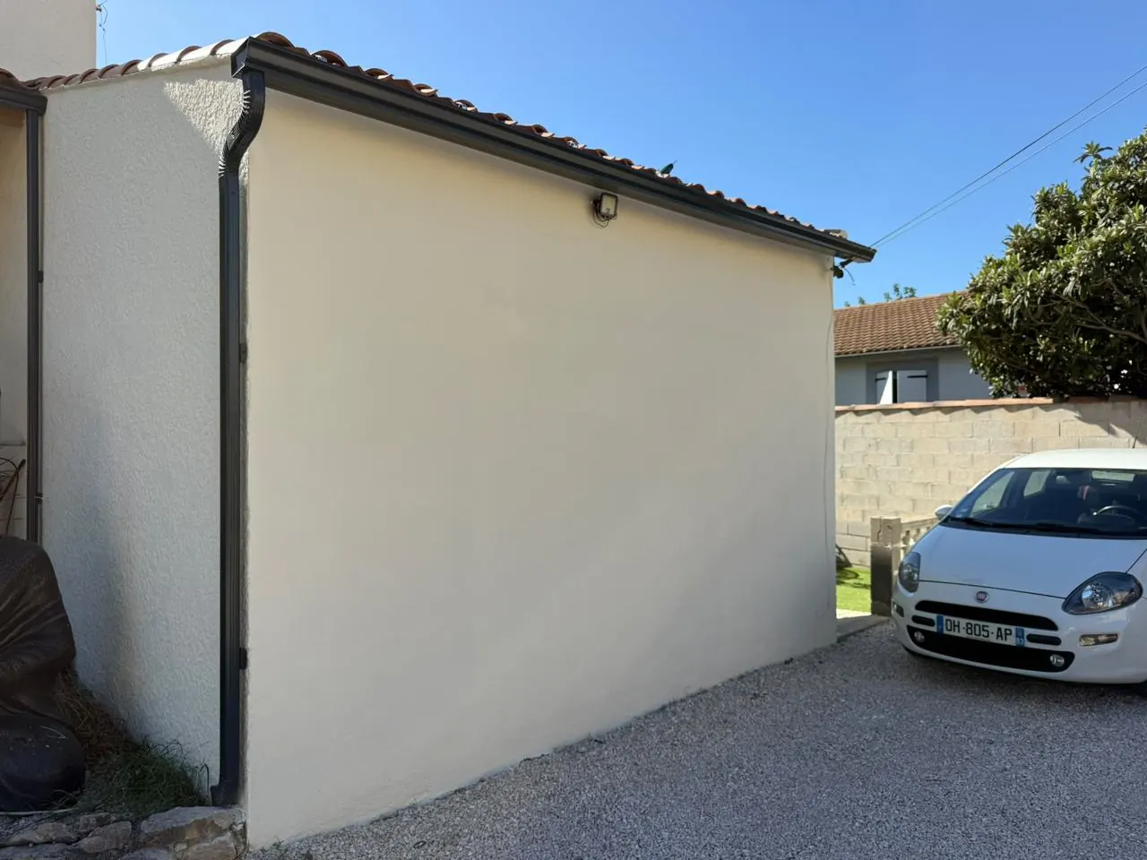Ravalement de façade et descente de gouttière